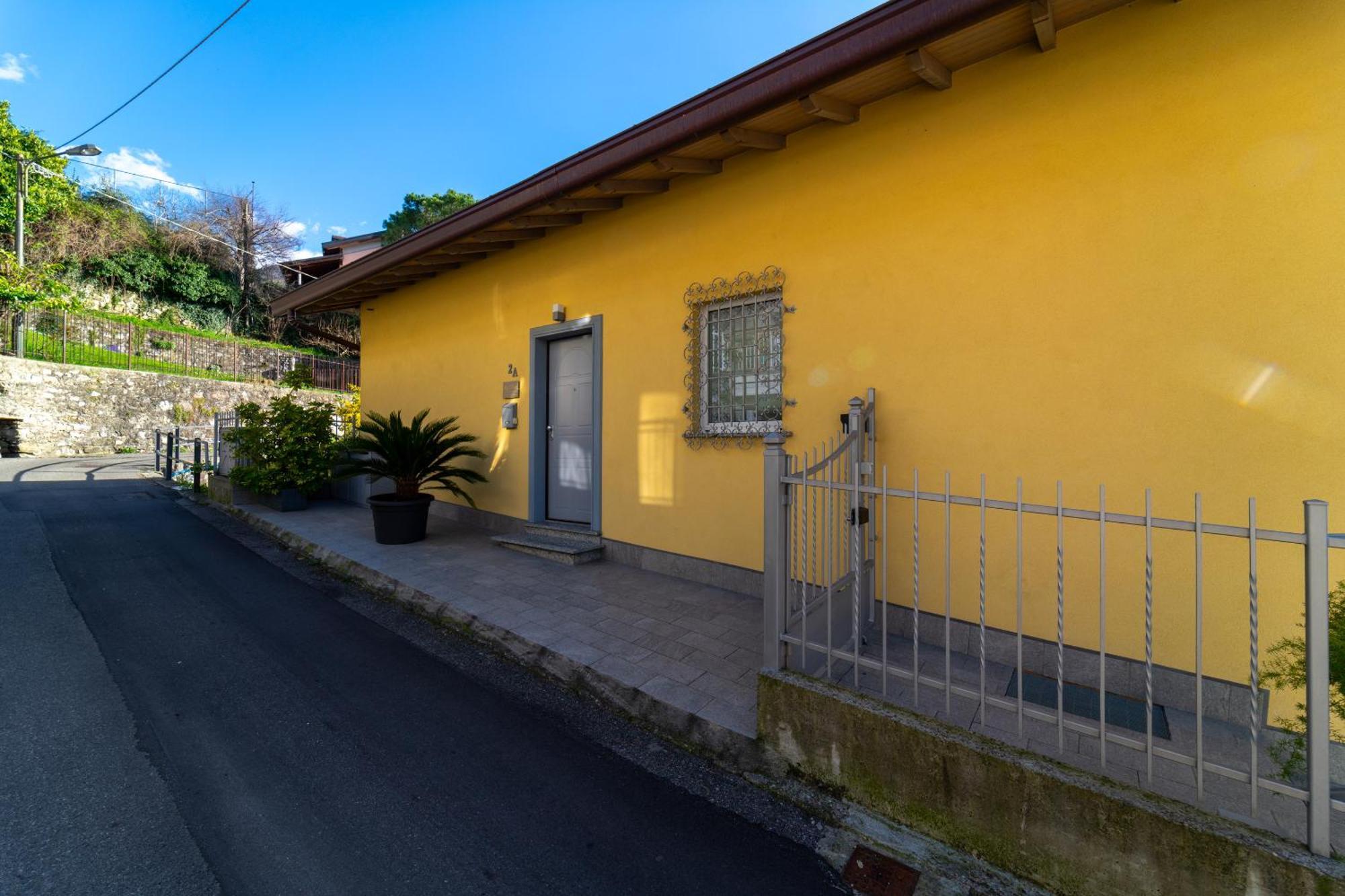 Ka' Doro With Lake View Nesso Exterior photo